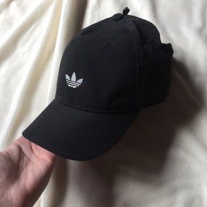 NWT 🧢Adidas originals modern 2 strap-back hat!